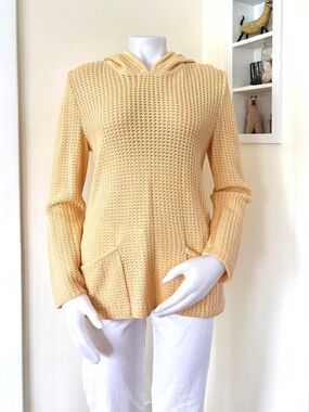 St. John Sport yellow knit long sleeve pullover with hood and pockets